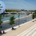Night Express - Parking Gratuit Lyon Sud Апартаменты